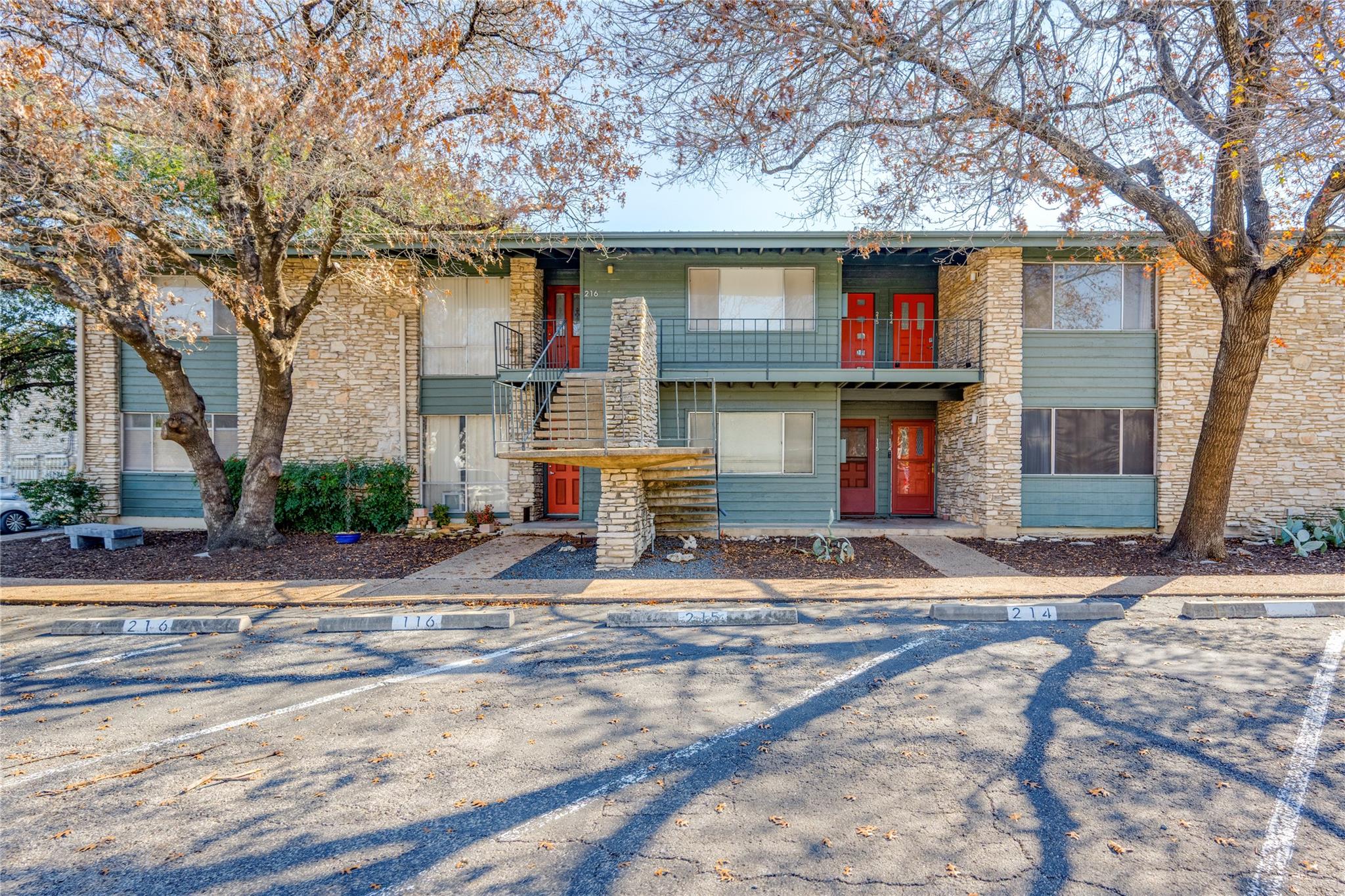 1304 Mariposa DR #214 — photo 4