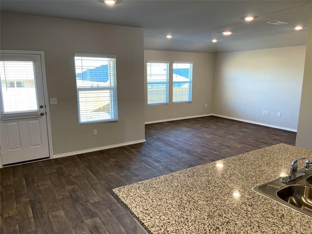 5901 Xene DR — photo 3