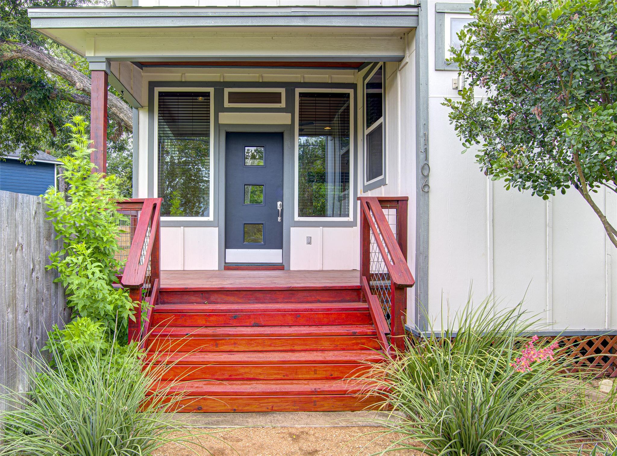 1106 Berger ST — photo 4