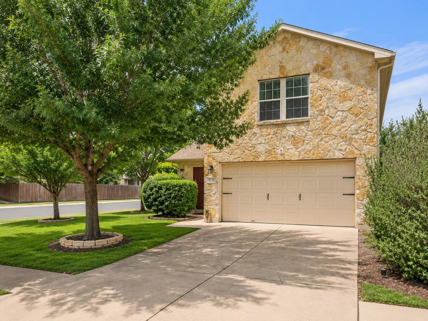 5721 Abby Ann LN — photo 3