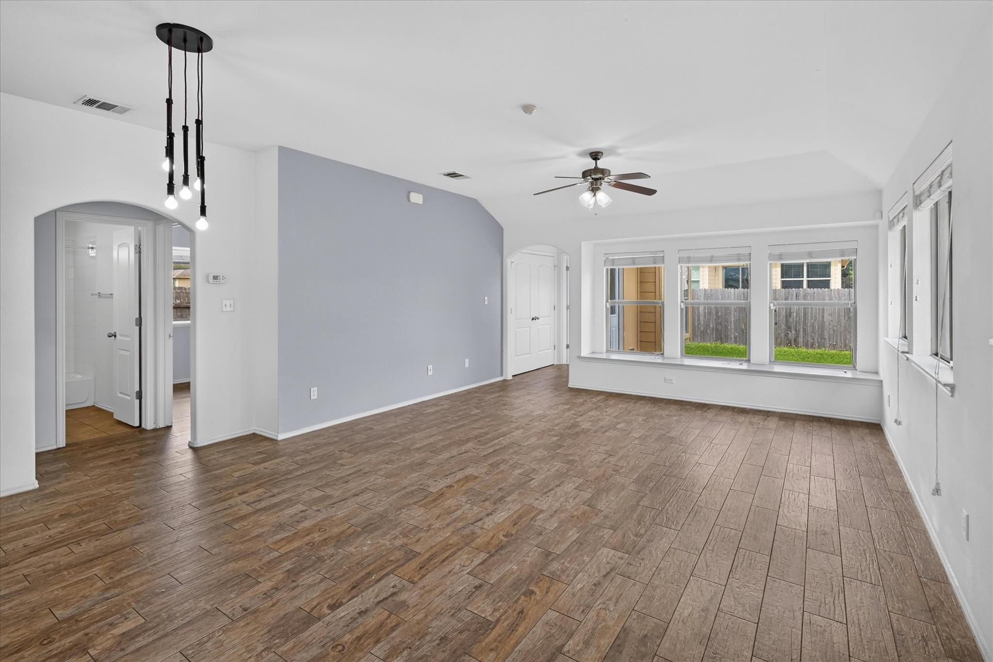 15111 Parrish LN — photo 5