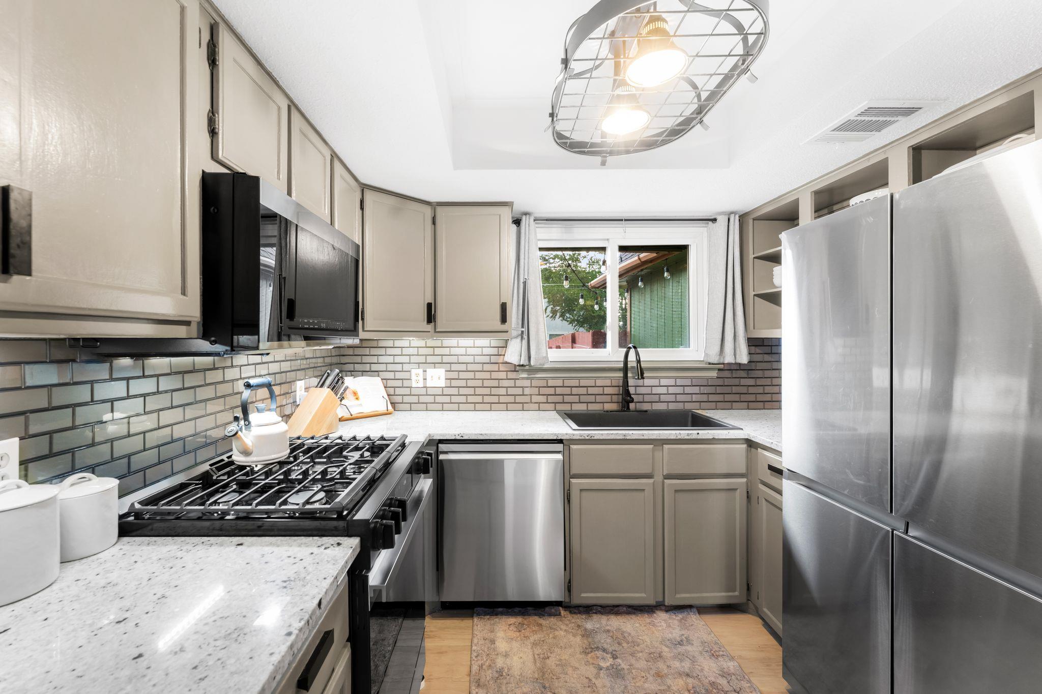 1701 Greenlawn BLVD — photo 3