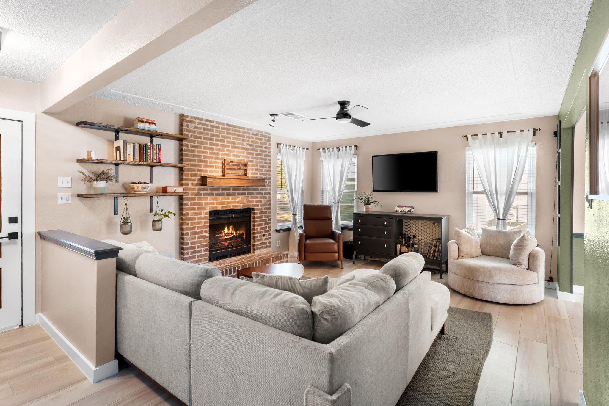 1701 Greenlawn BLVD — photo 4