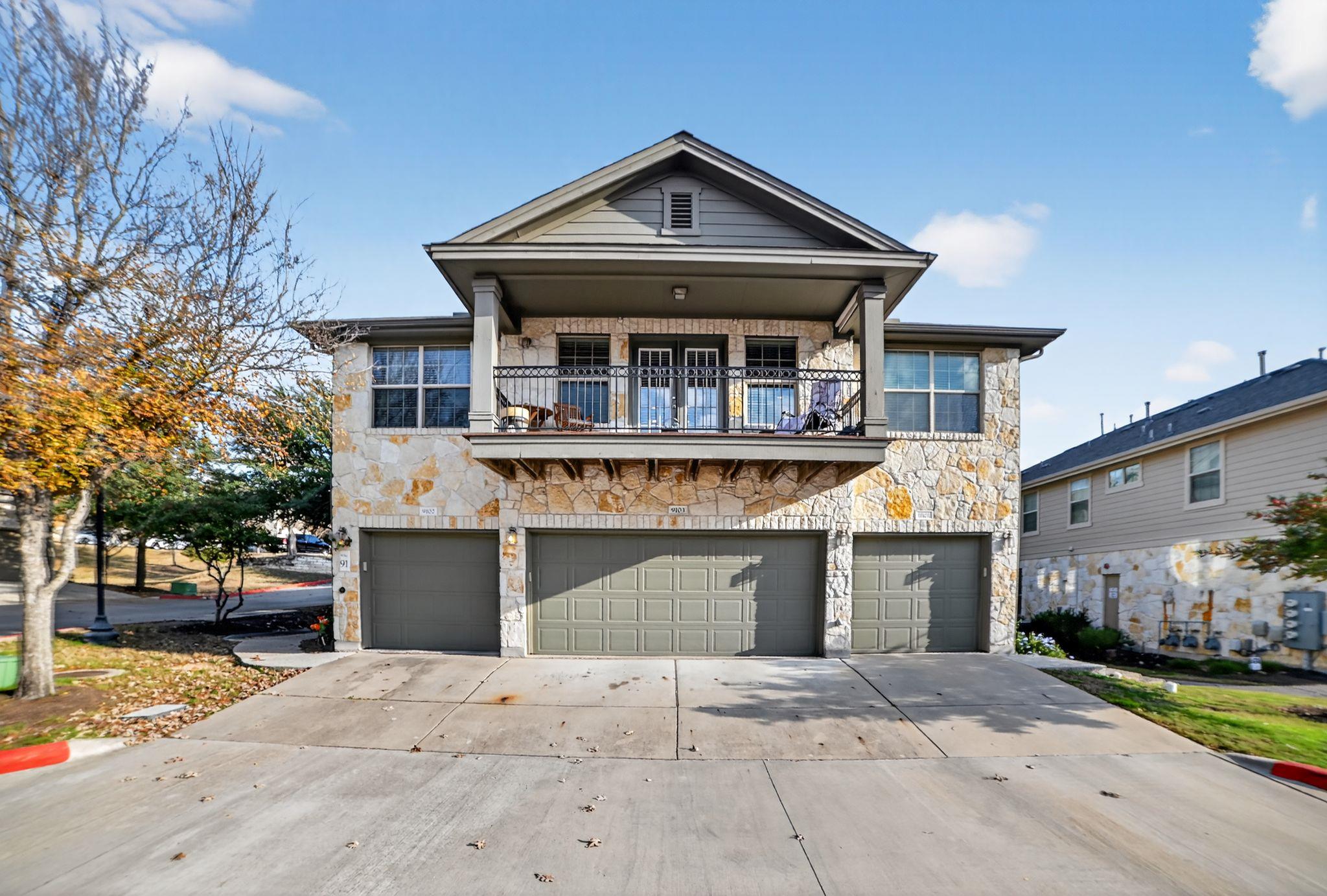 3101 Davis LN