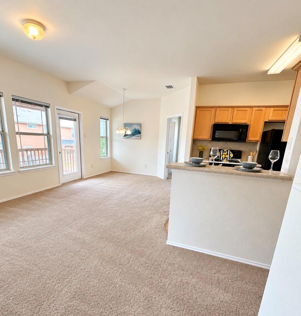 1481 Old Settlers BLVD #901 — photo 3
