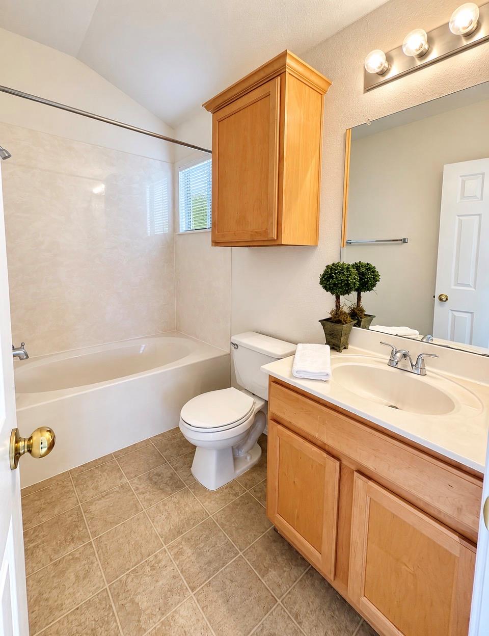 1481 Old Settlers BLVD #901 — photo 5