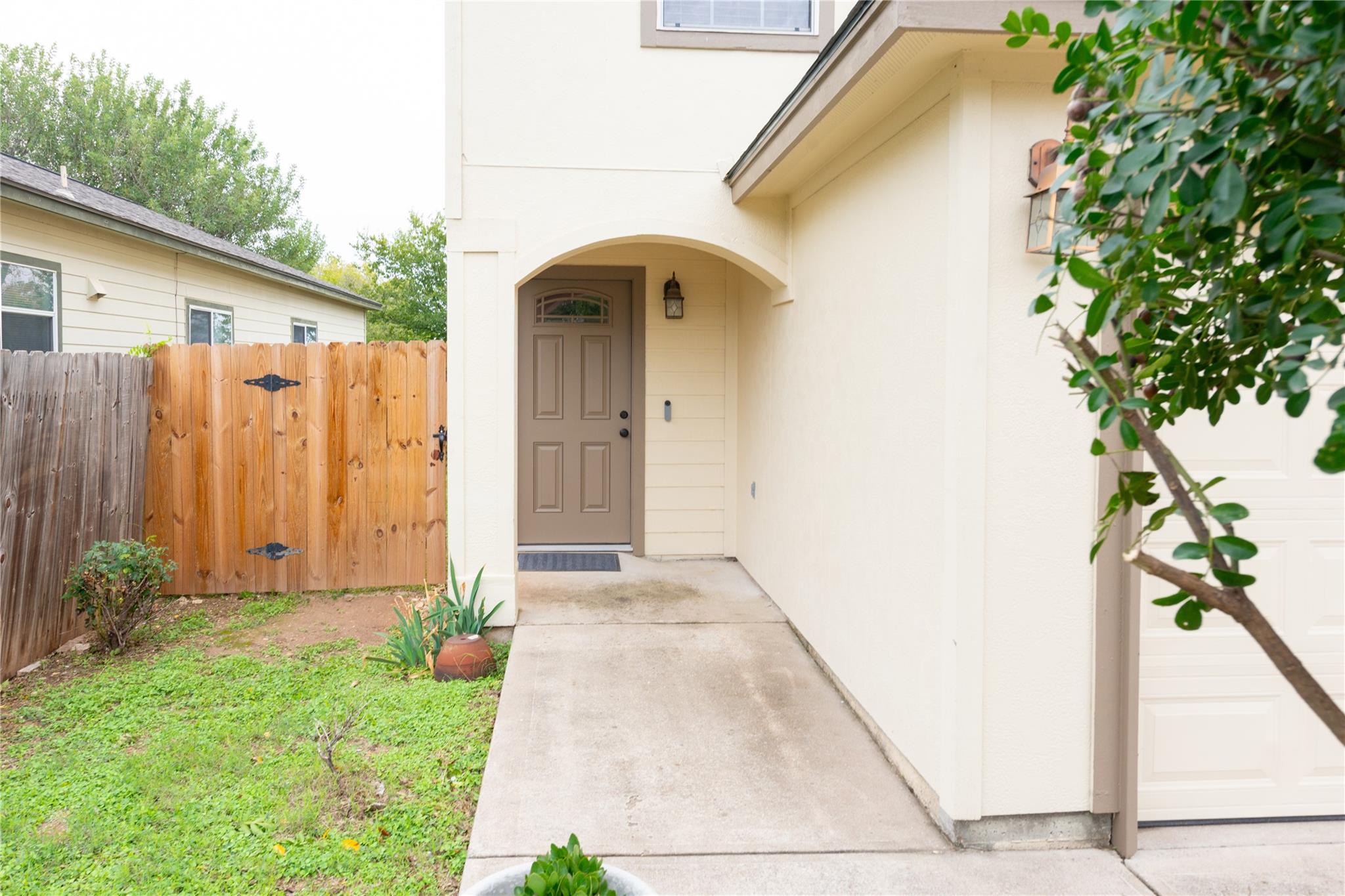 7011 Thannas WAY — photo 3