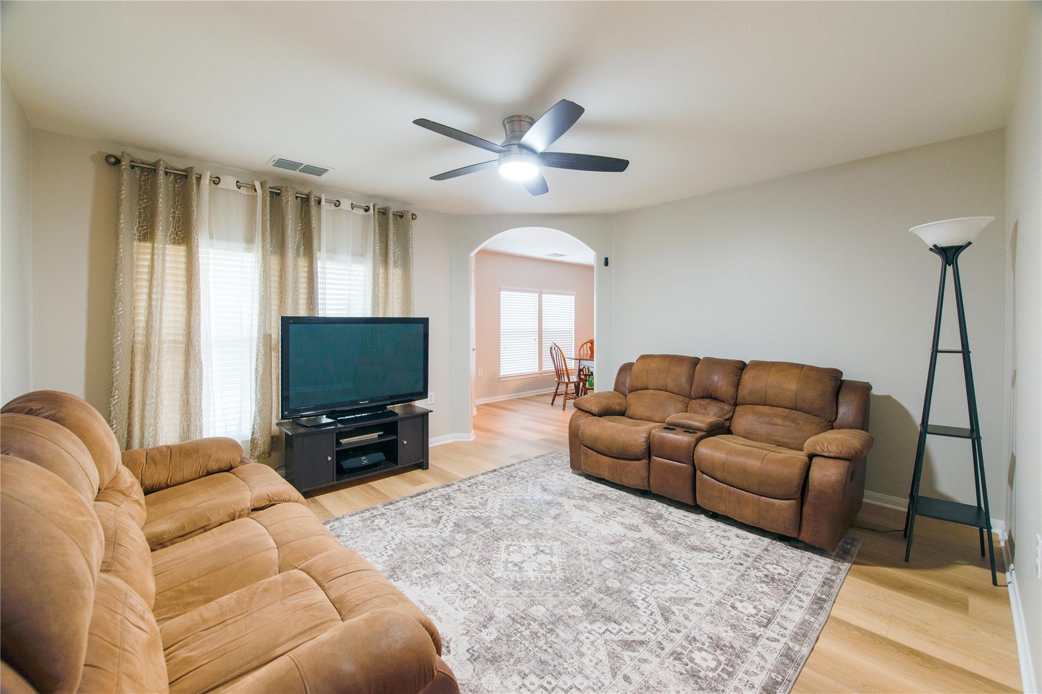 7011 Thannas WAY — photo 4