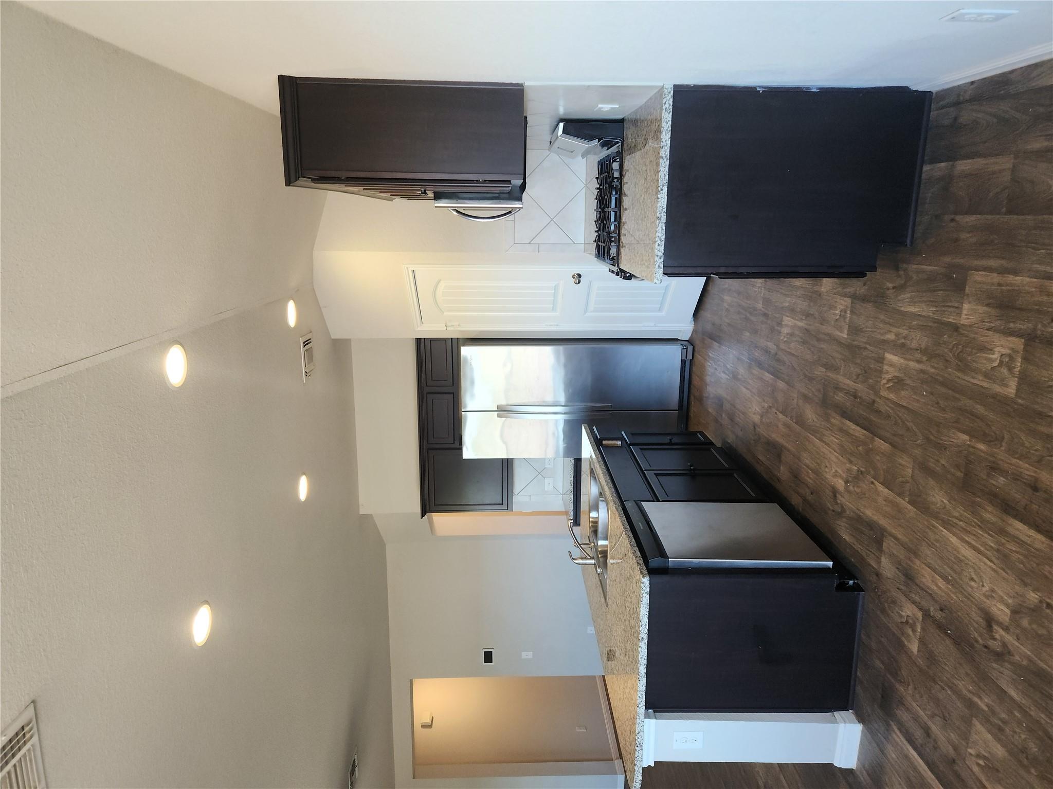 10808 Seguin ST — photo 5