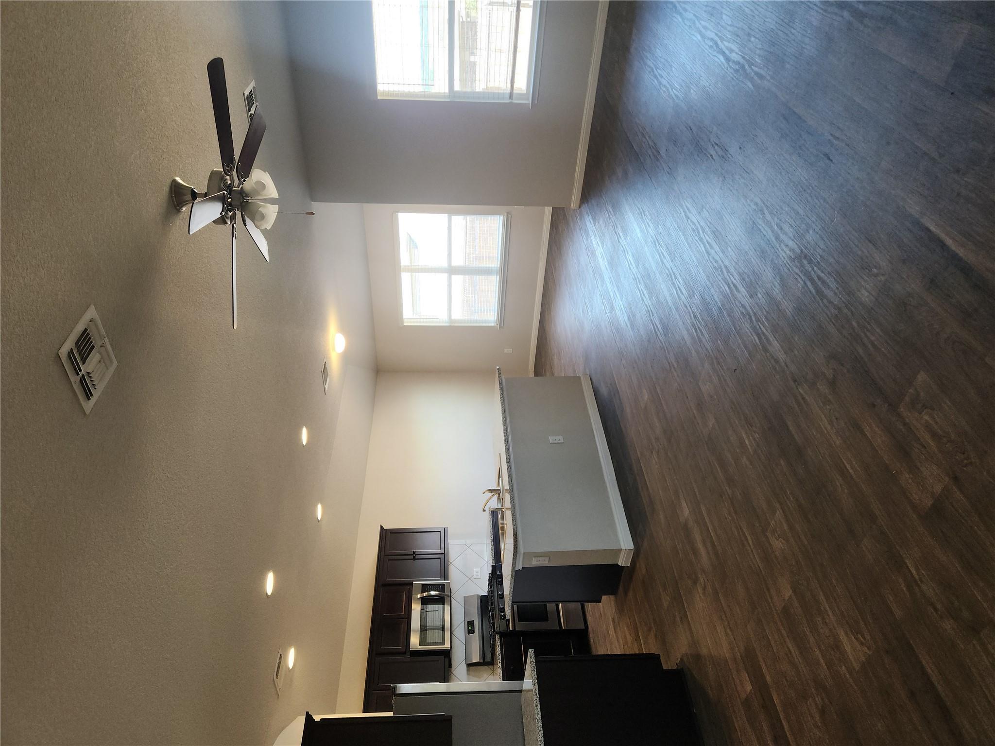 10808 Seguin ST — photo 3