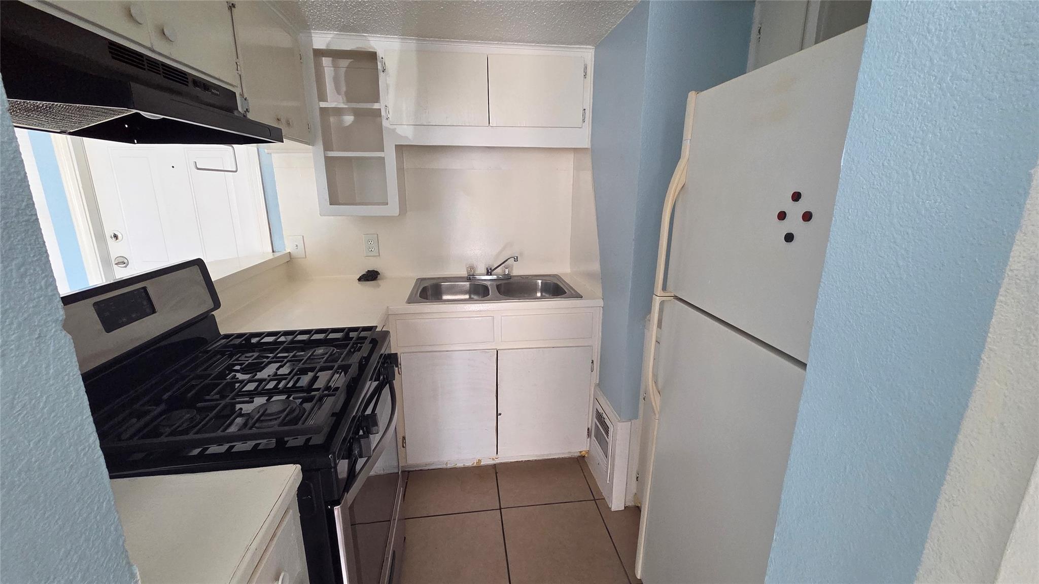 5200 Lancaster CT #A — photo 5
