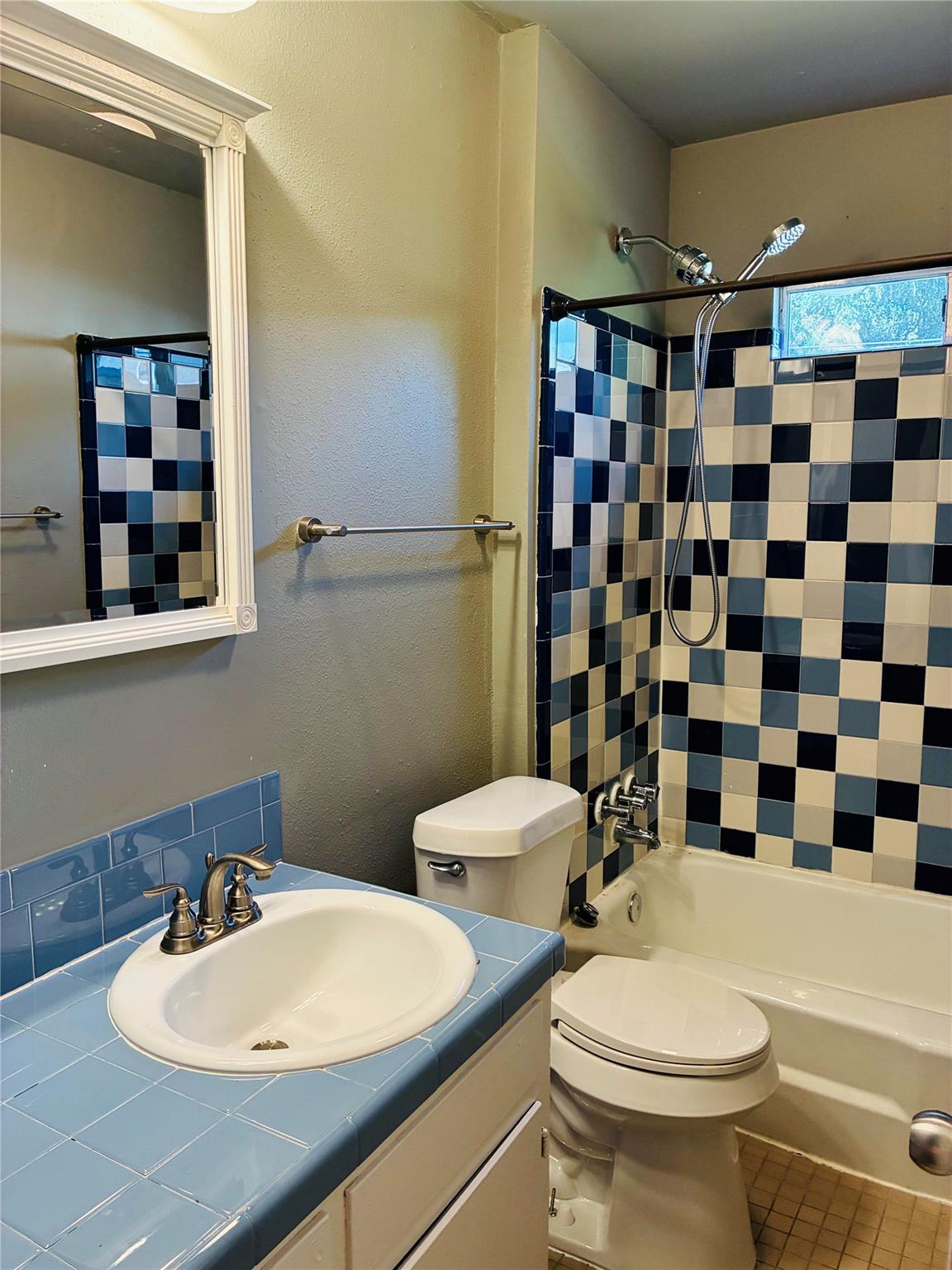 612 Franklin BLVD #C — photo 3