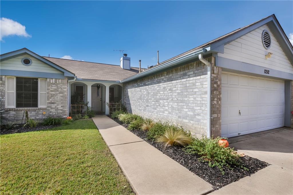 1252 Lacey Oak LOOP — photo 3