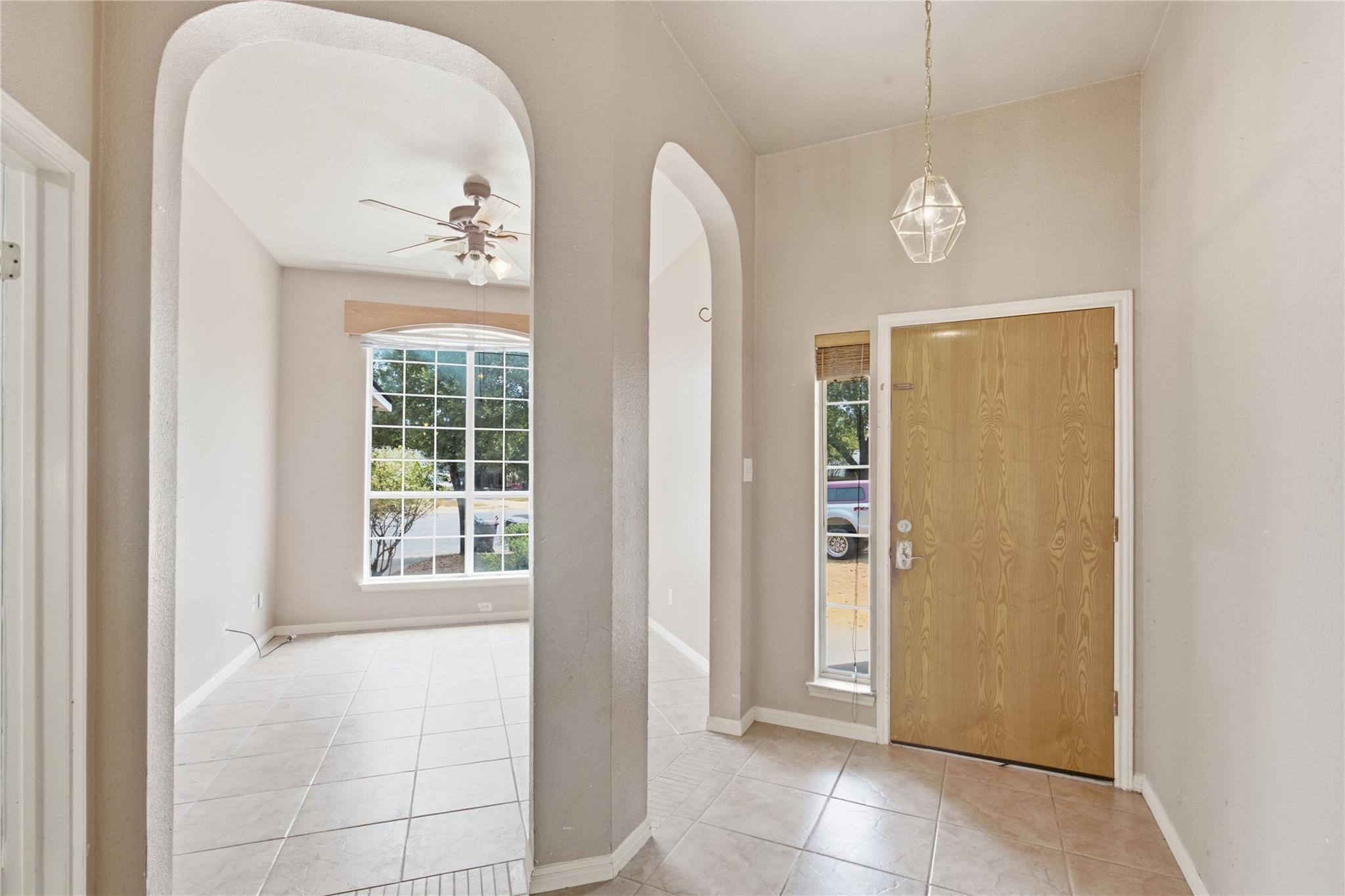 801 Lawmans CT — photo 4