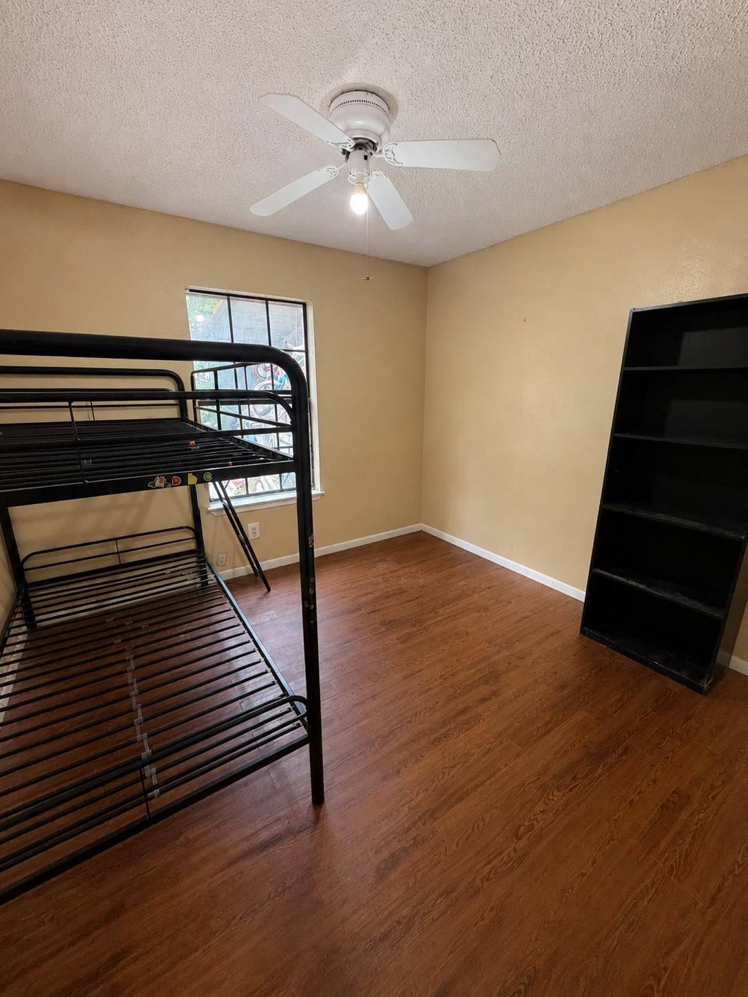 285 Pecos LN — photo 5