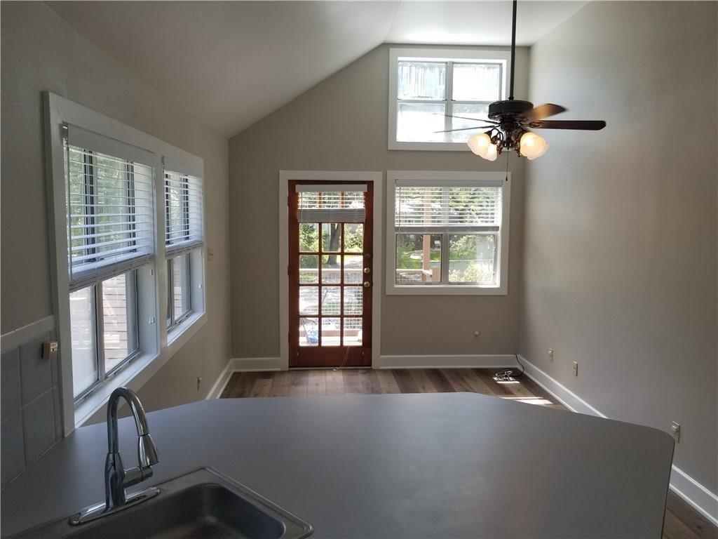 2102 Townes LN #B — photo 4