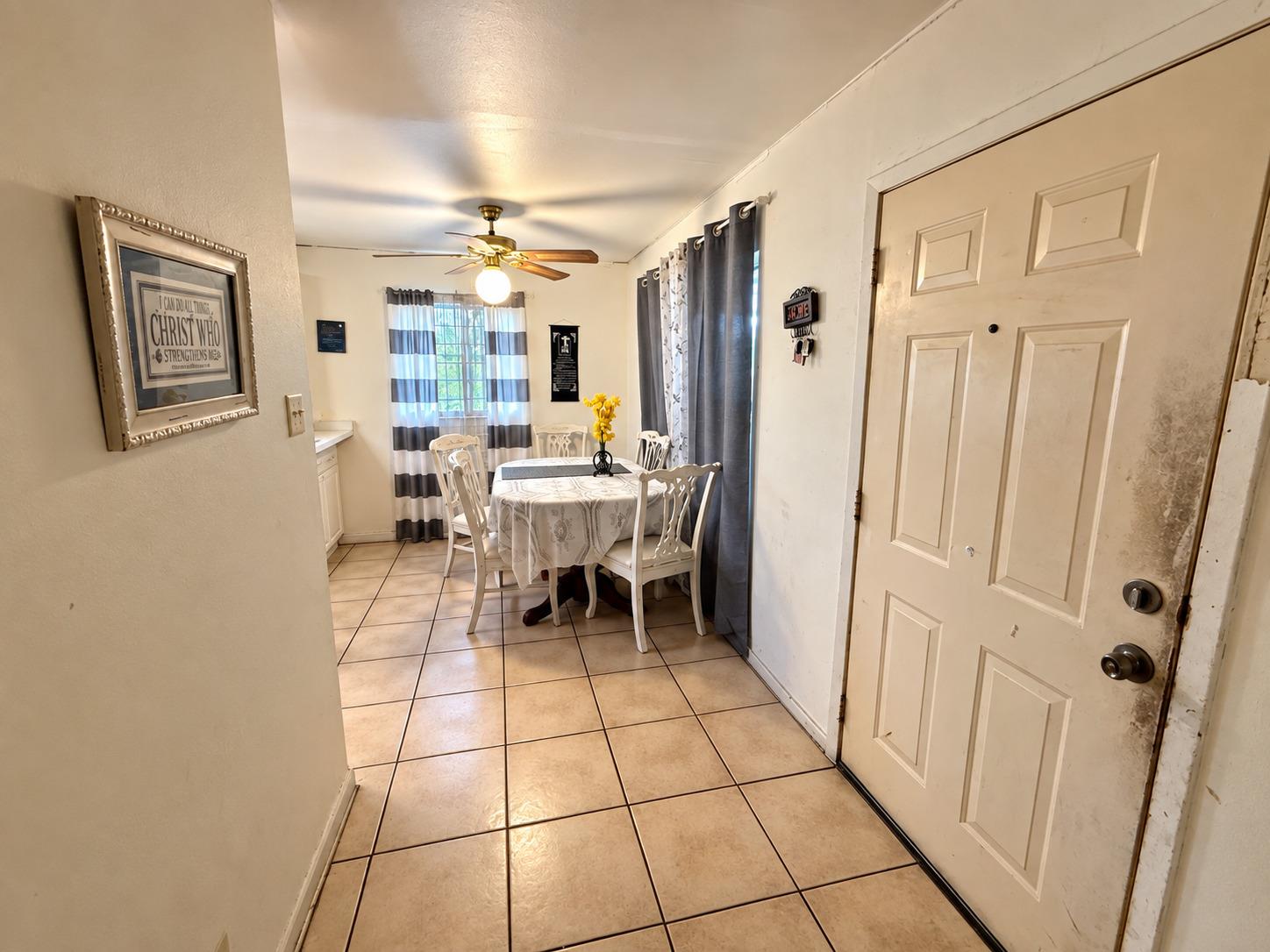 1210 Delano ST — photo 4