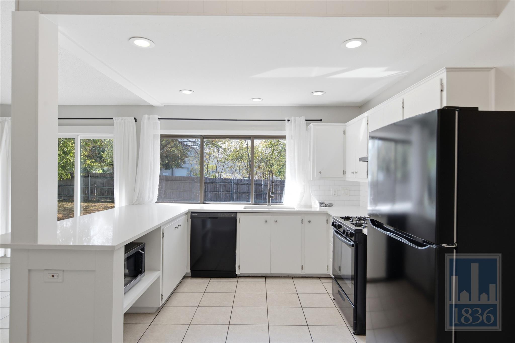 8912 Hunters TRCE — photo 3
