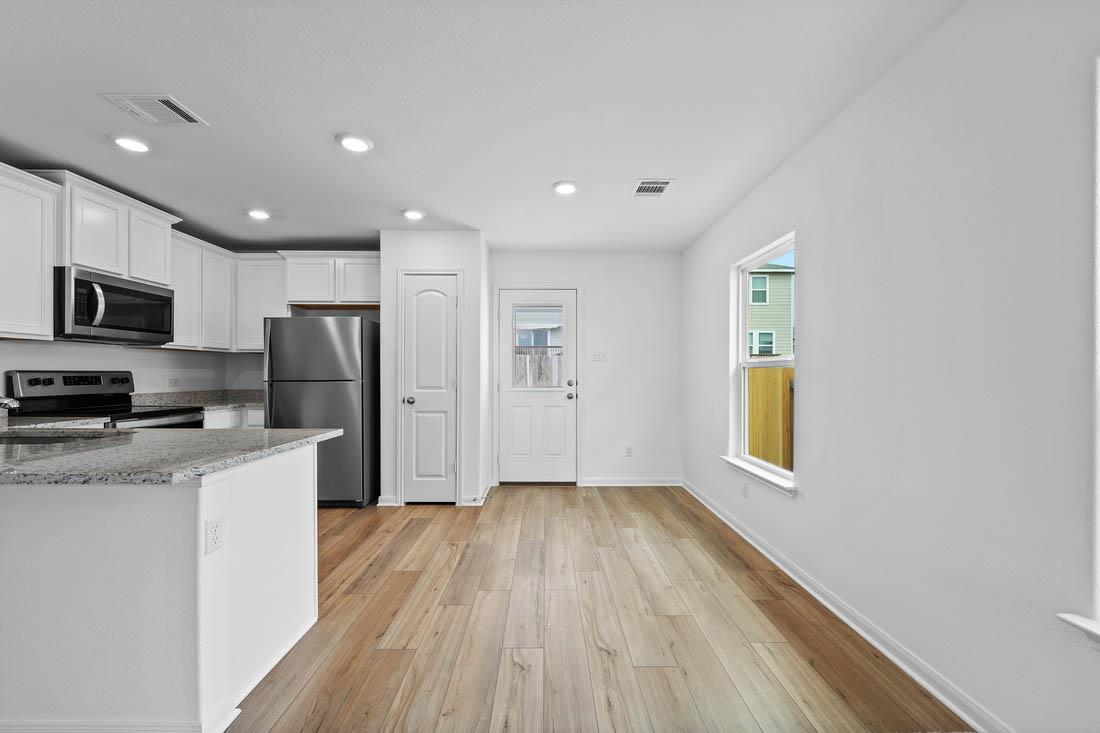226 Myrtle Oak DR — photo 4