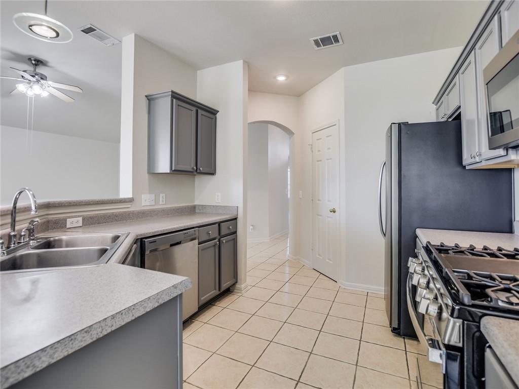 305 Dana DR — photo 3
