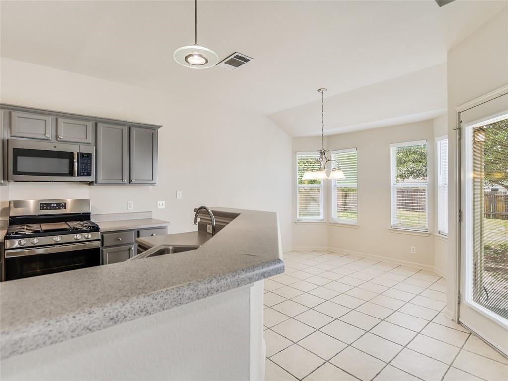 305 Dana DR — photo 4