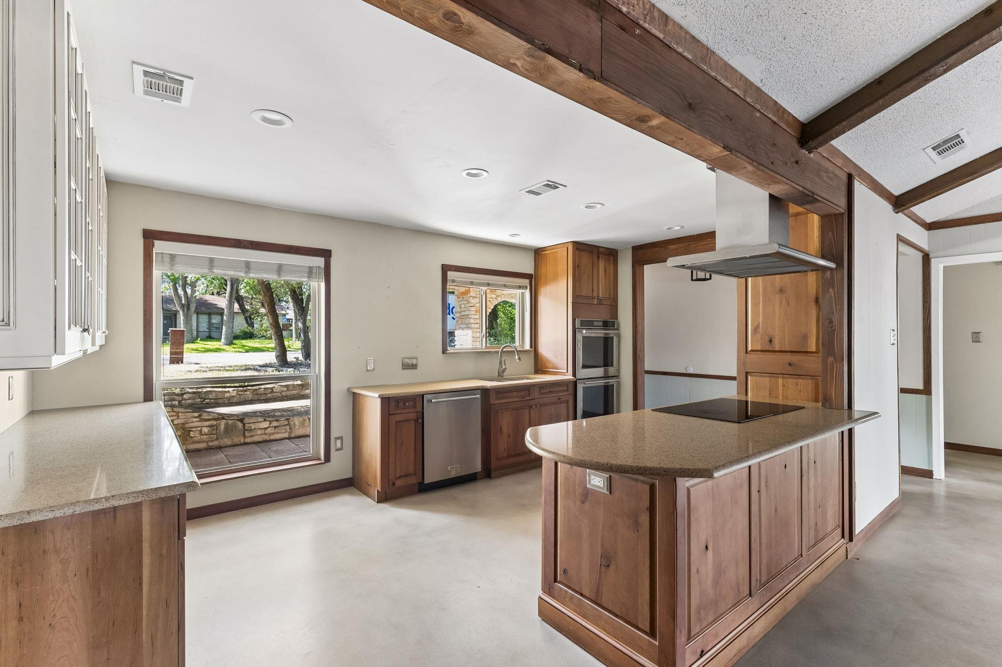 1105 Riviera CIR — photo 3