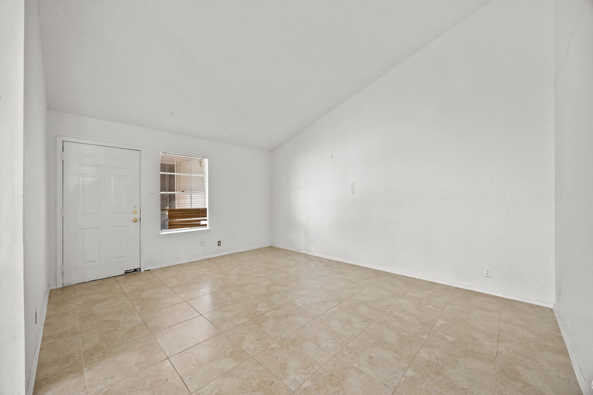 8711 Pineridge DR — photo 4
