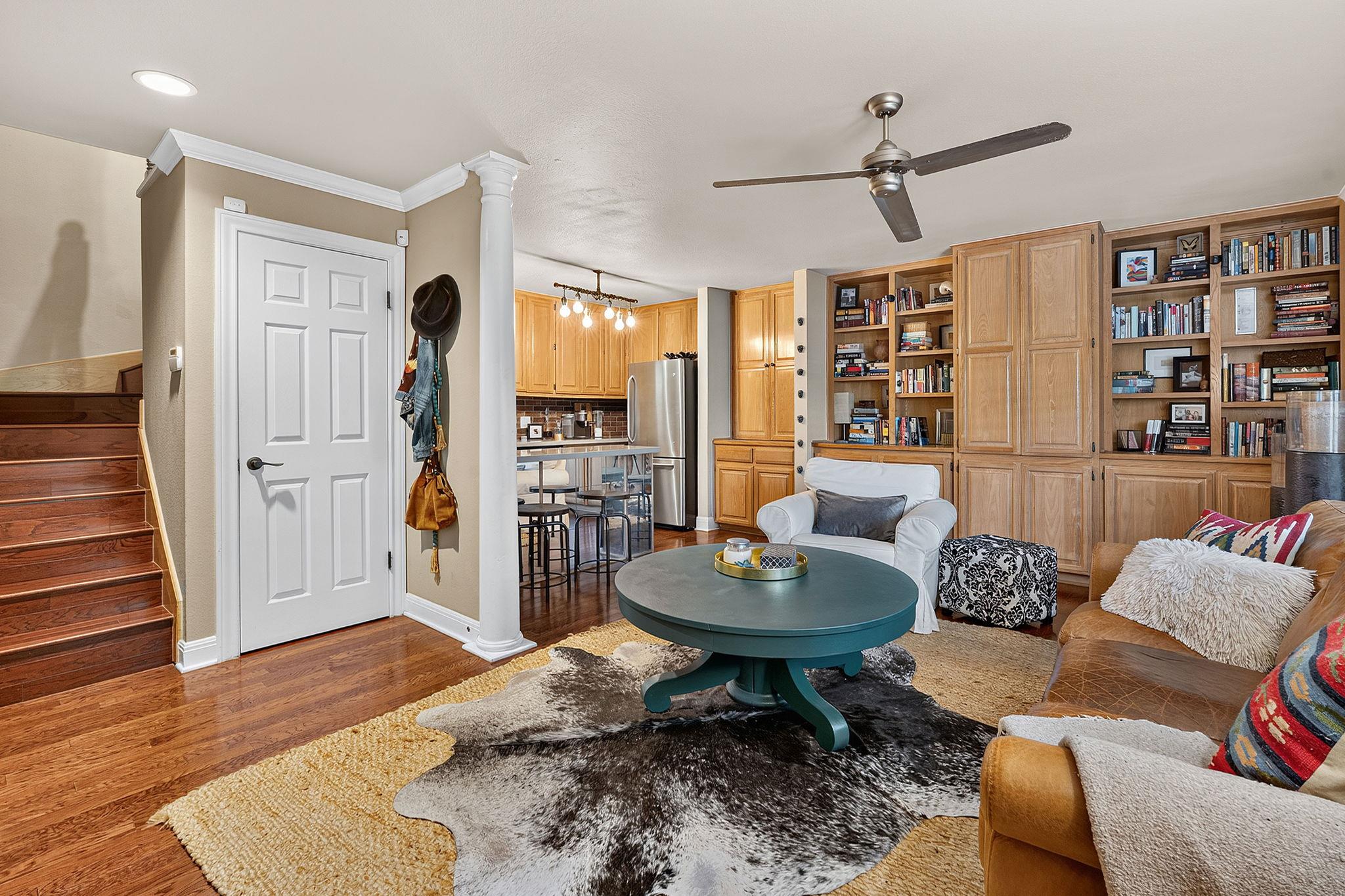 2500 Steck Ave #4 — photo 4