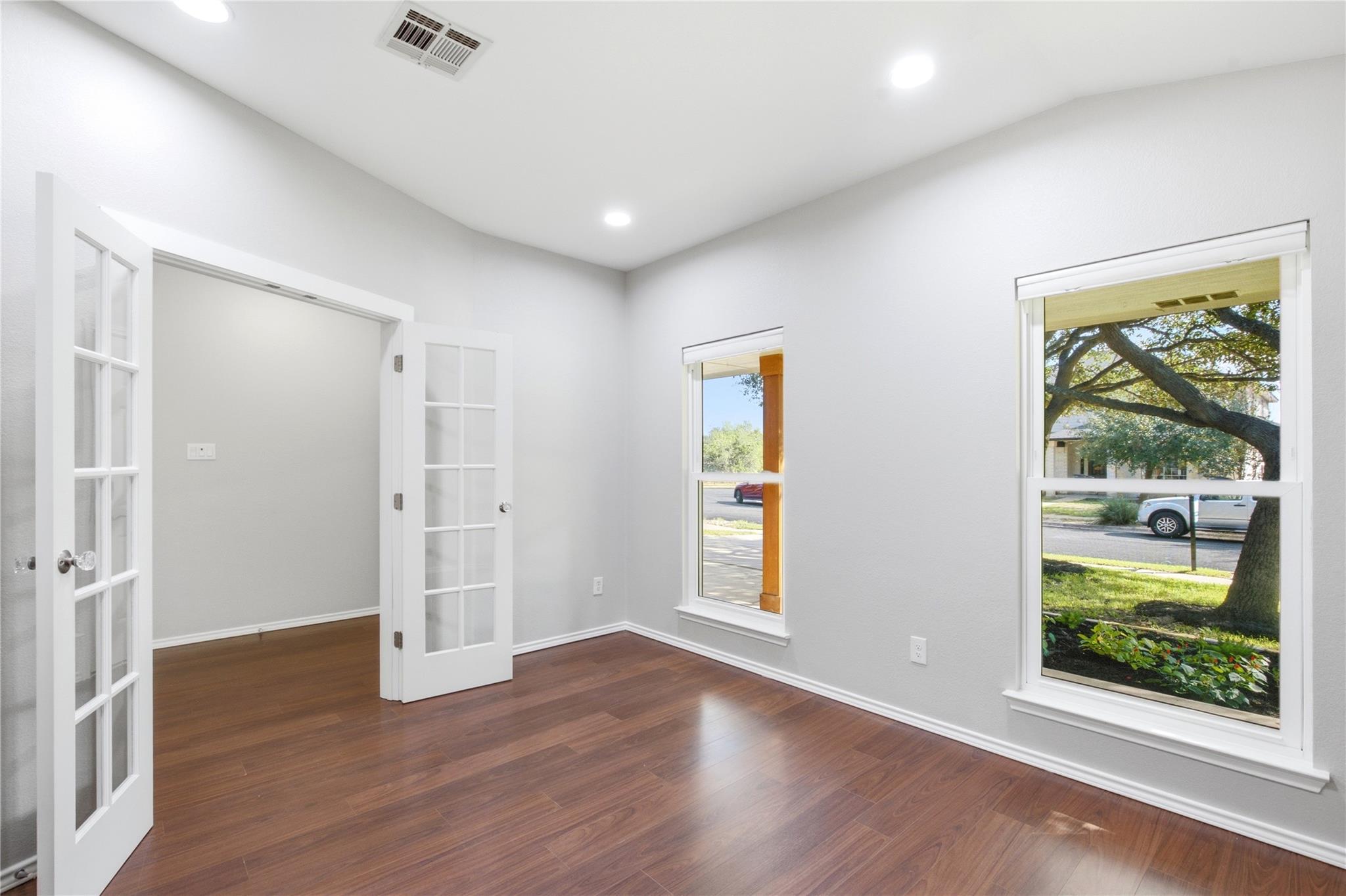 4425 Chickasaw CT — photo 5