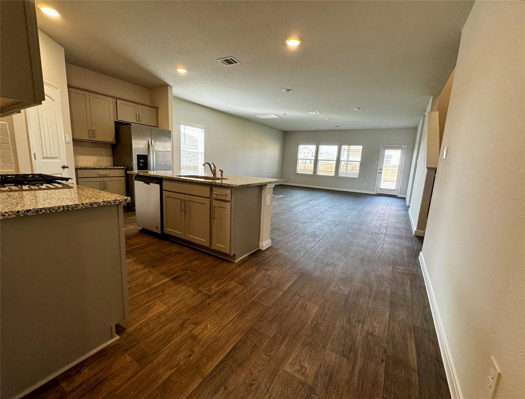 115 Bethpage DR — photo 5