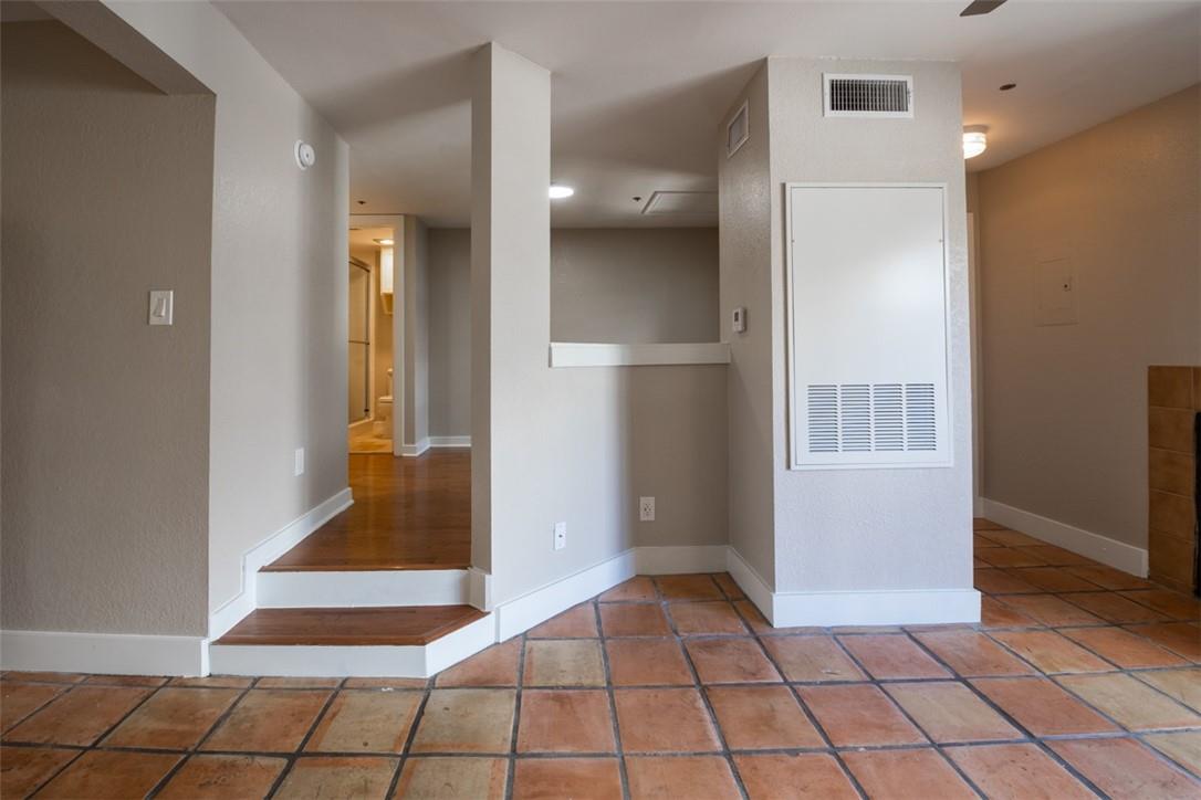 1306 Norwalk LN #302 — photo 3