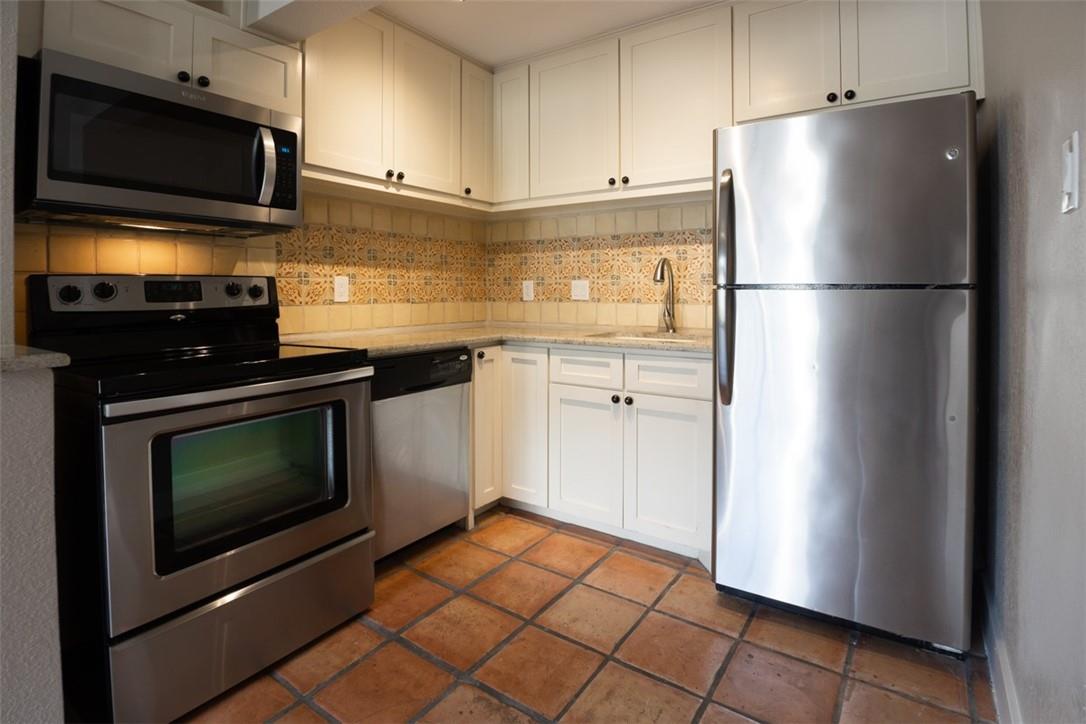 1306 Norwalk LN #302 — photo 5