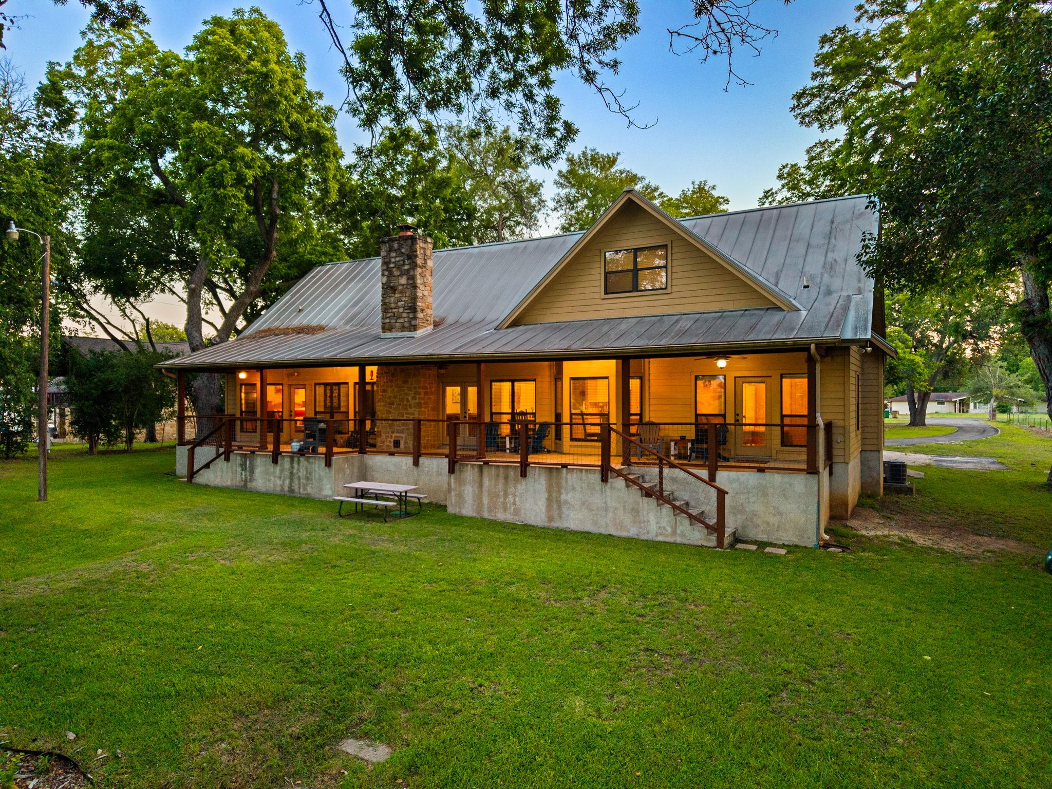 302 Guadalupe River DR — photo 3