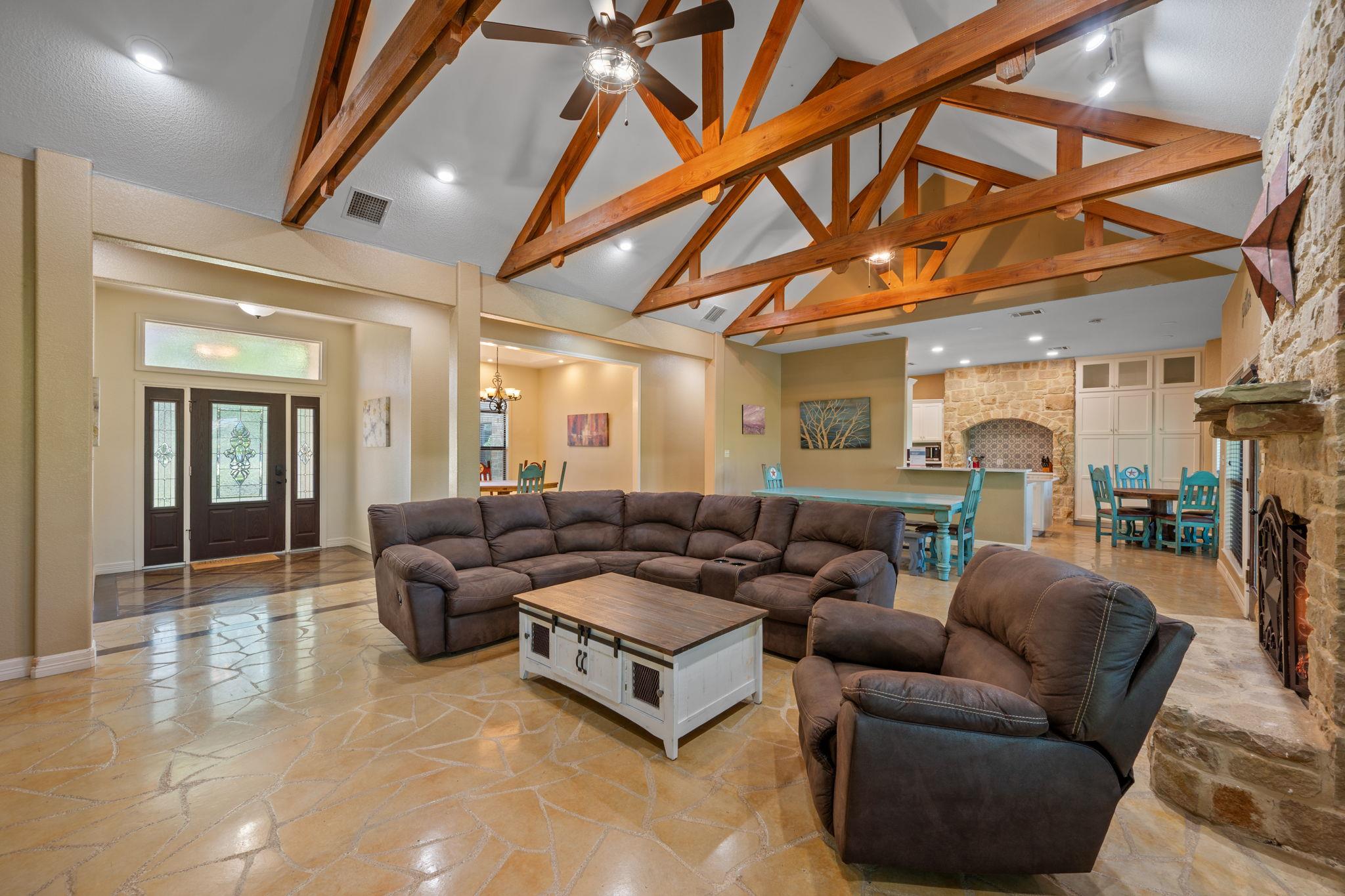 302 Guadalupe River DR — photo 5