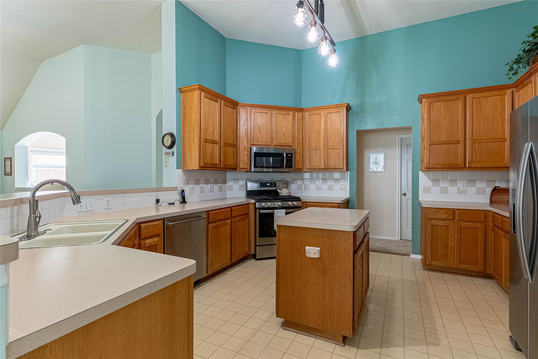 1106 Willow Creek DR — photo 4