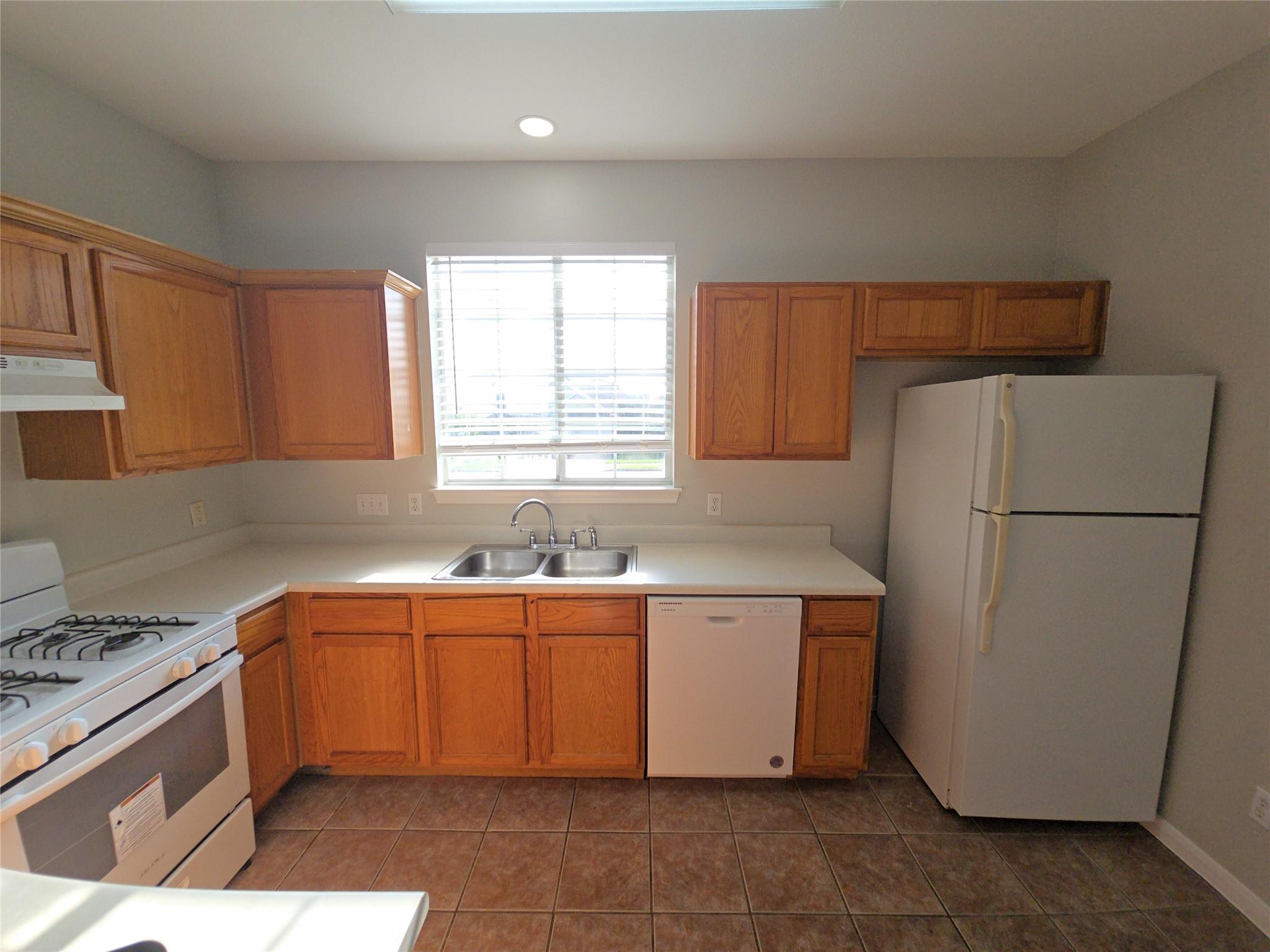 2817 Southampton WAY #B — photo 4