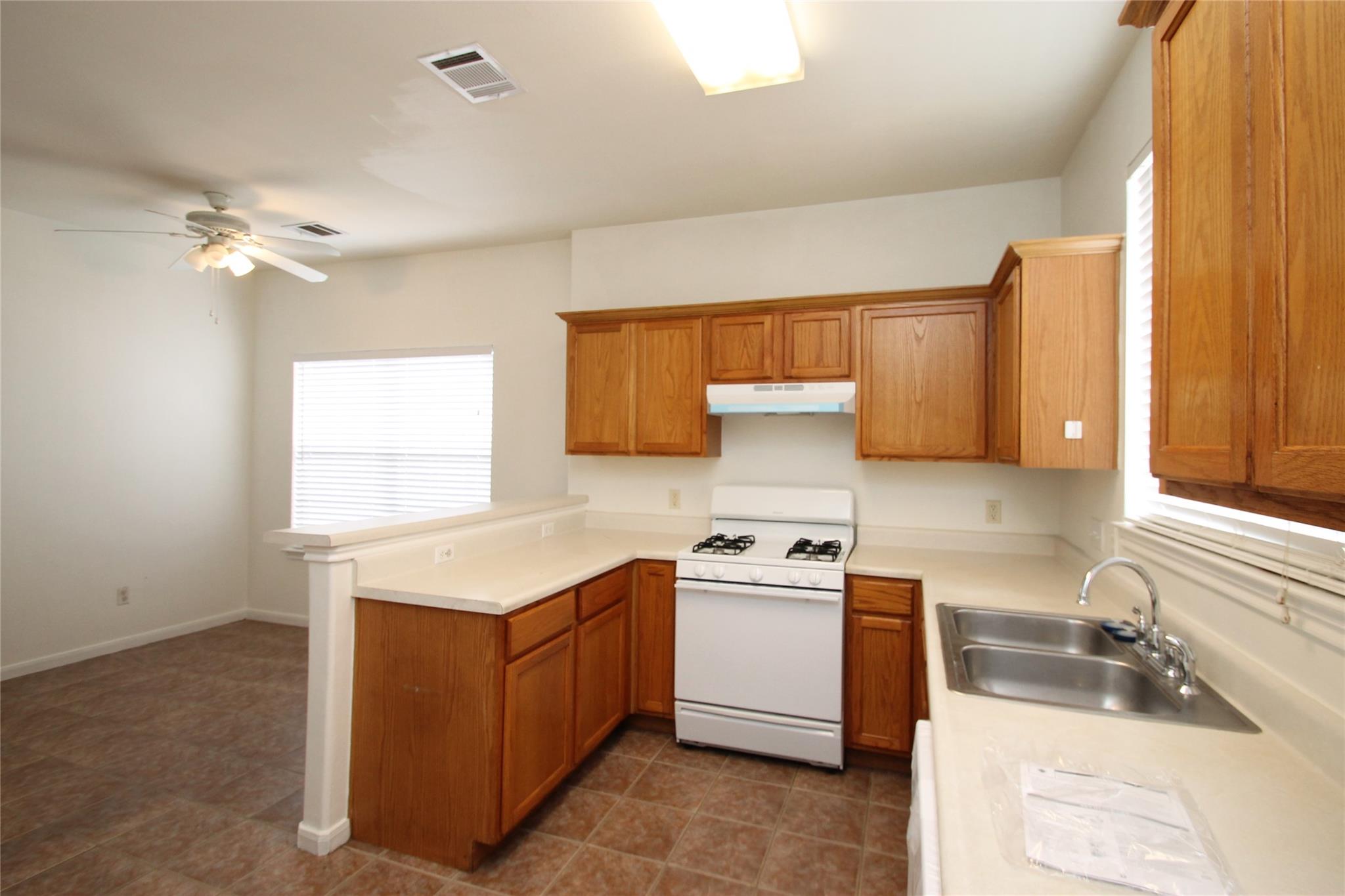 2817 Southampton WAY #B — photo 5