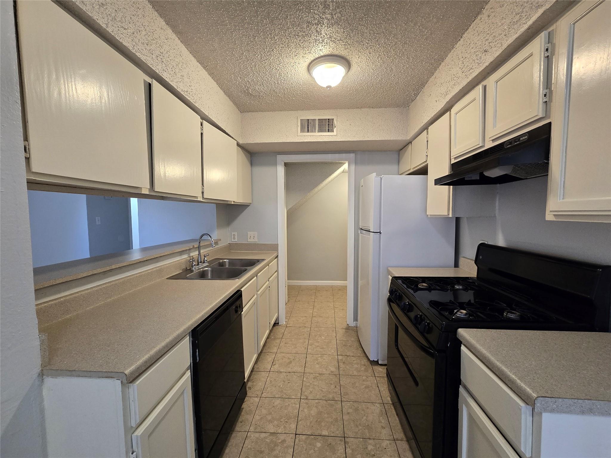 1309 Southport DR #D — photo 4