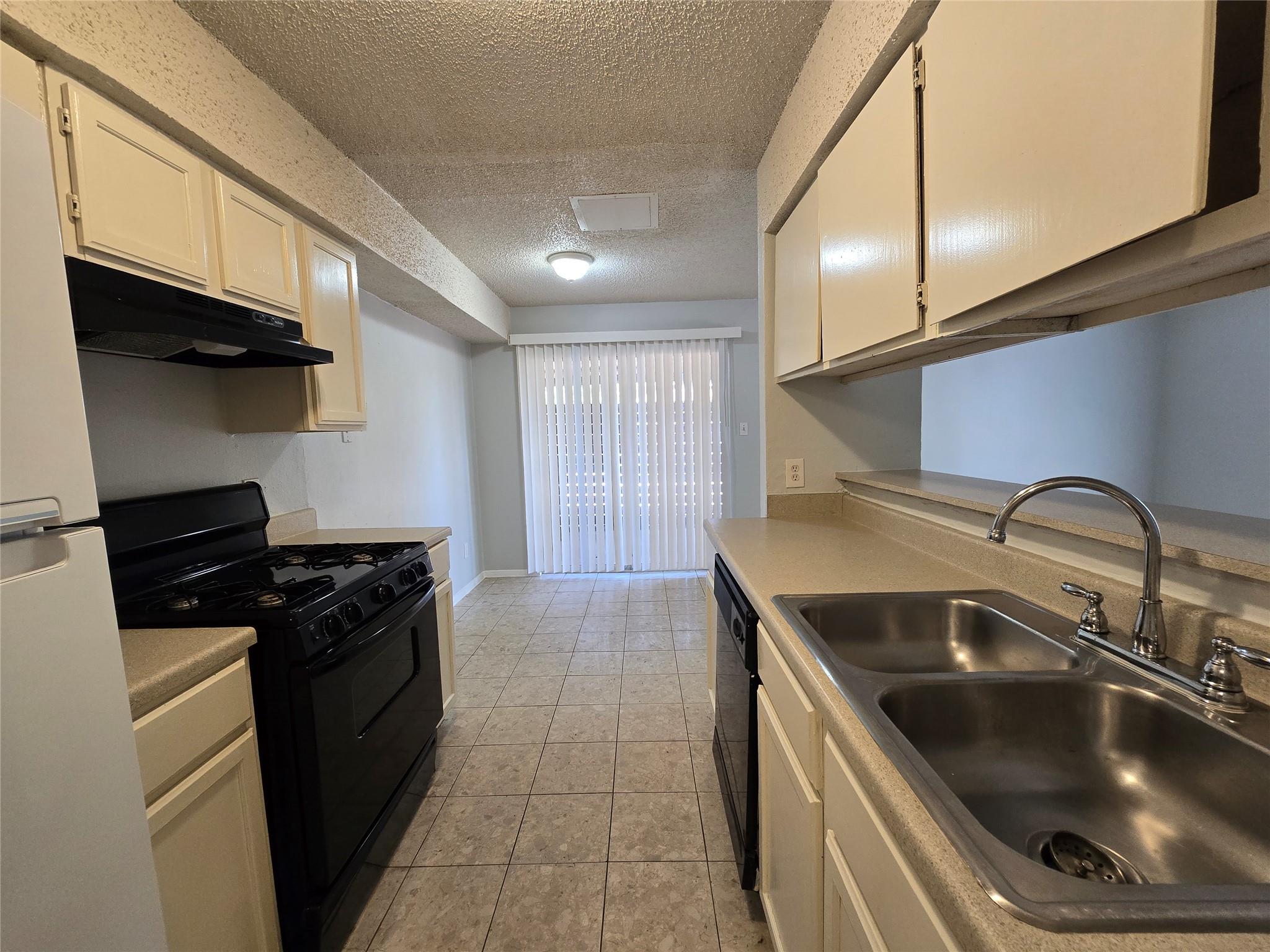 1309 Southport DR #D — photo 5