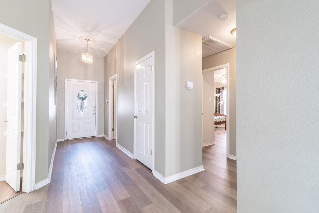 2200 Grove DR — photo 3