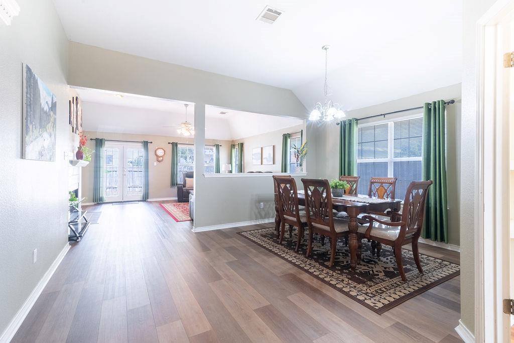 2200 Grove DR — photo 4