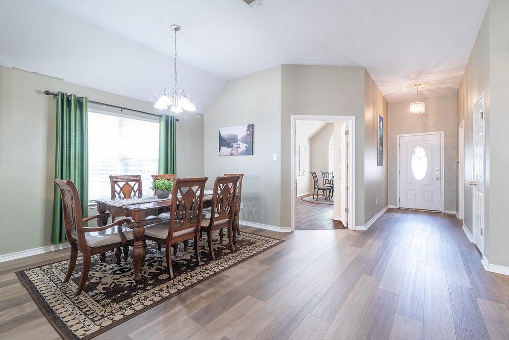 2200 Grove DR — photo 5