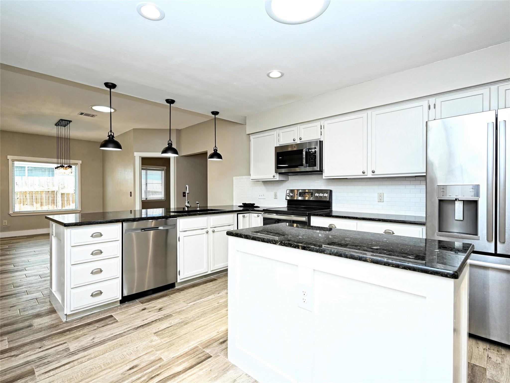 8406 Racine TRL — photo 3