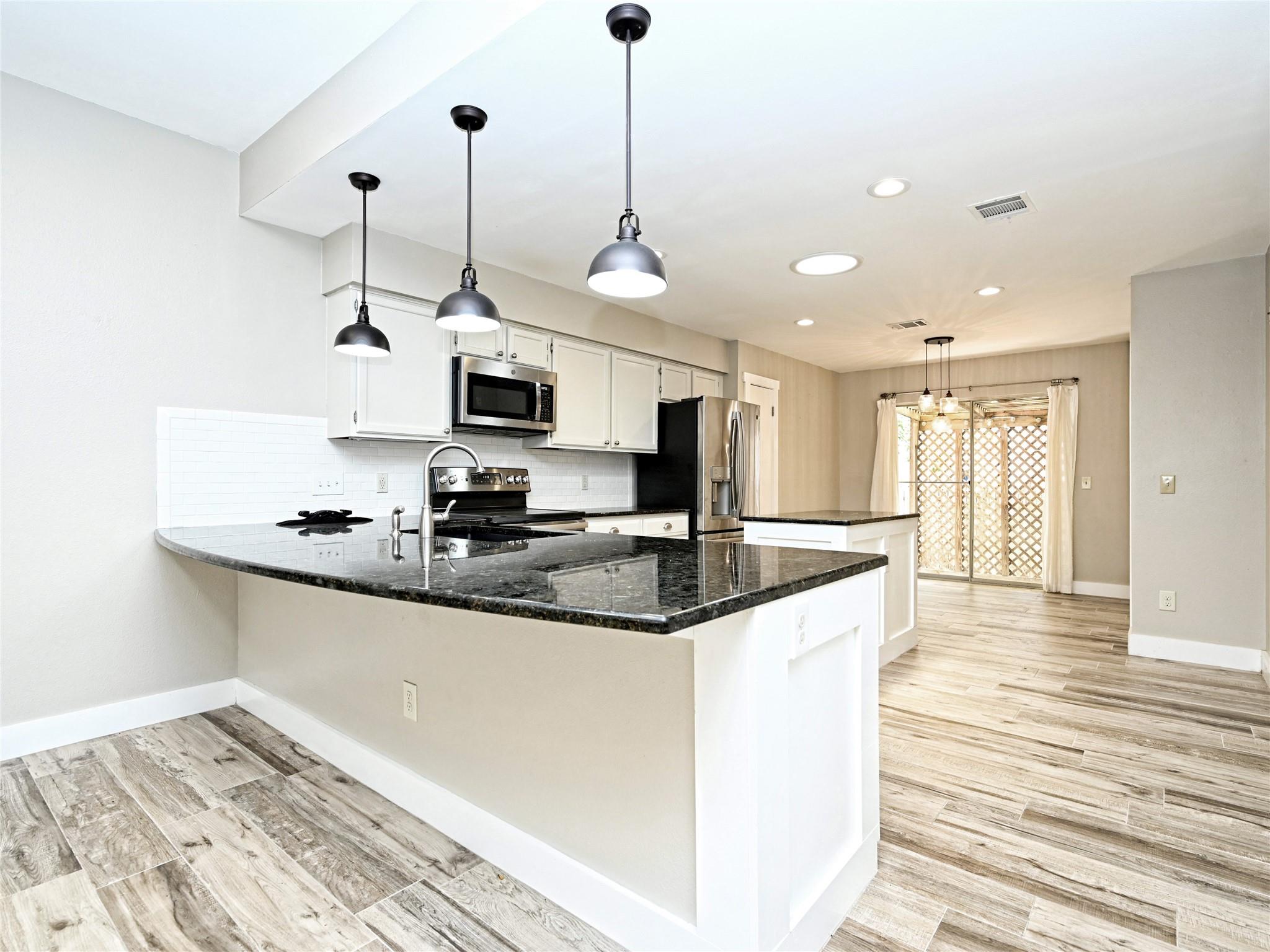 8406 Racine TRL — photo 4