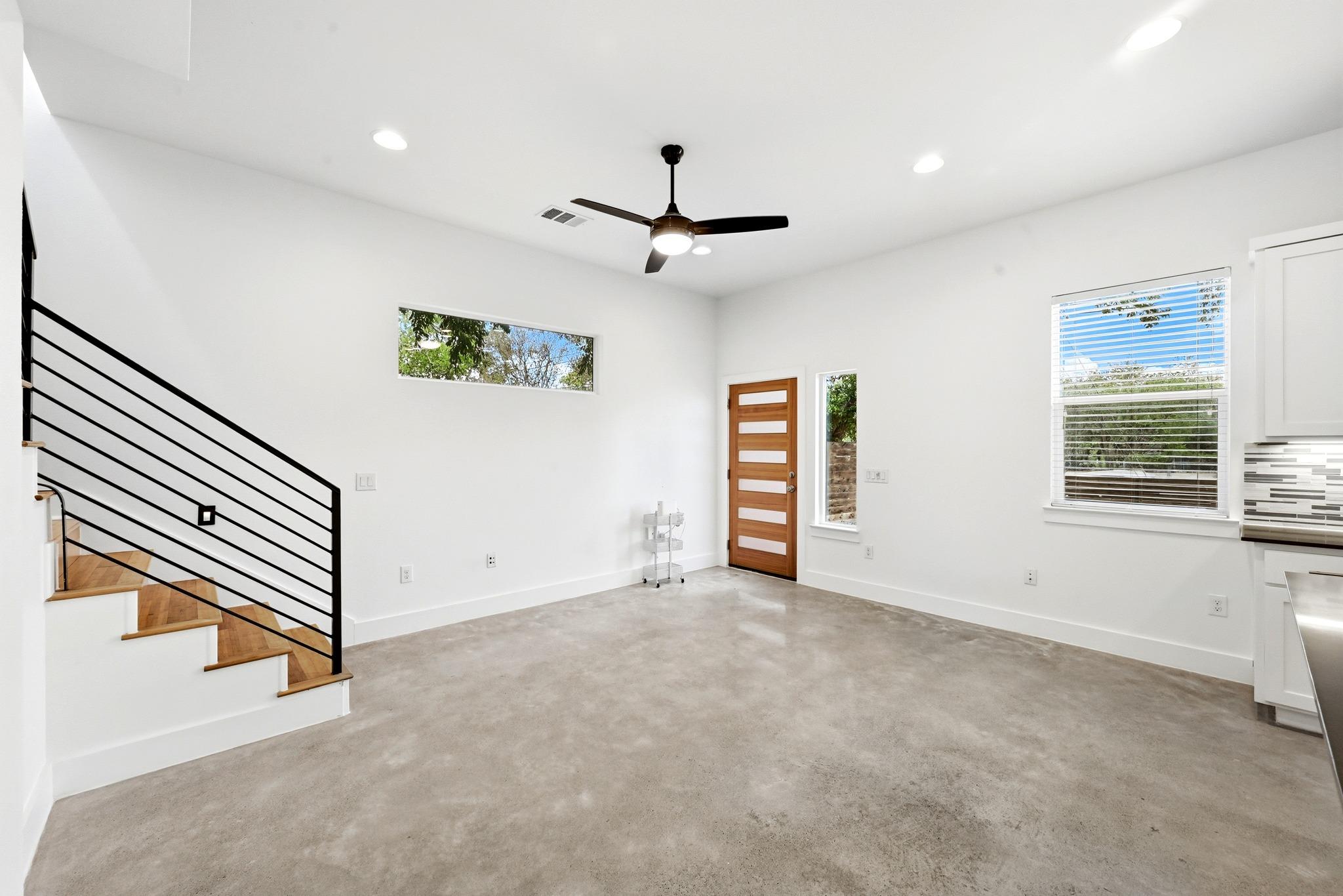 6213 Felix Ave #A — photo 3