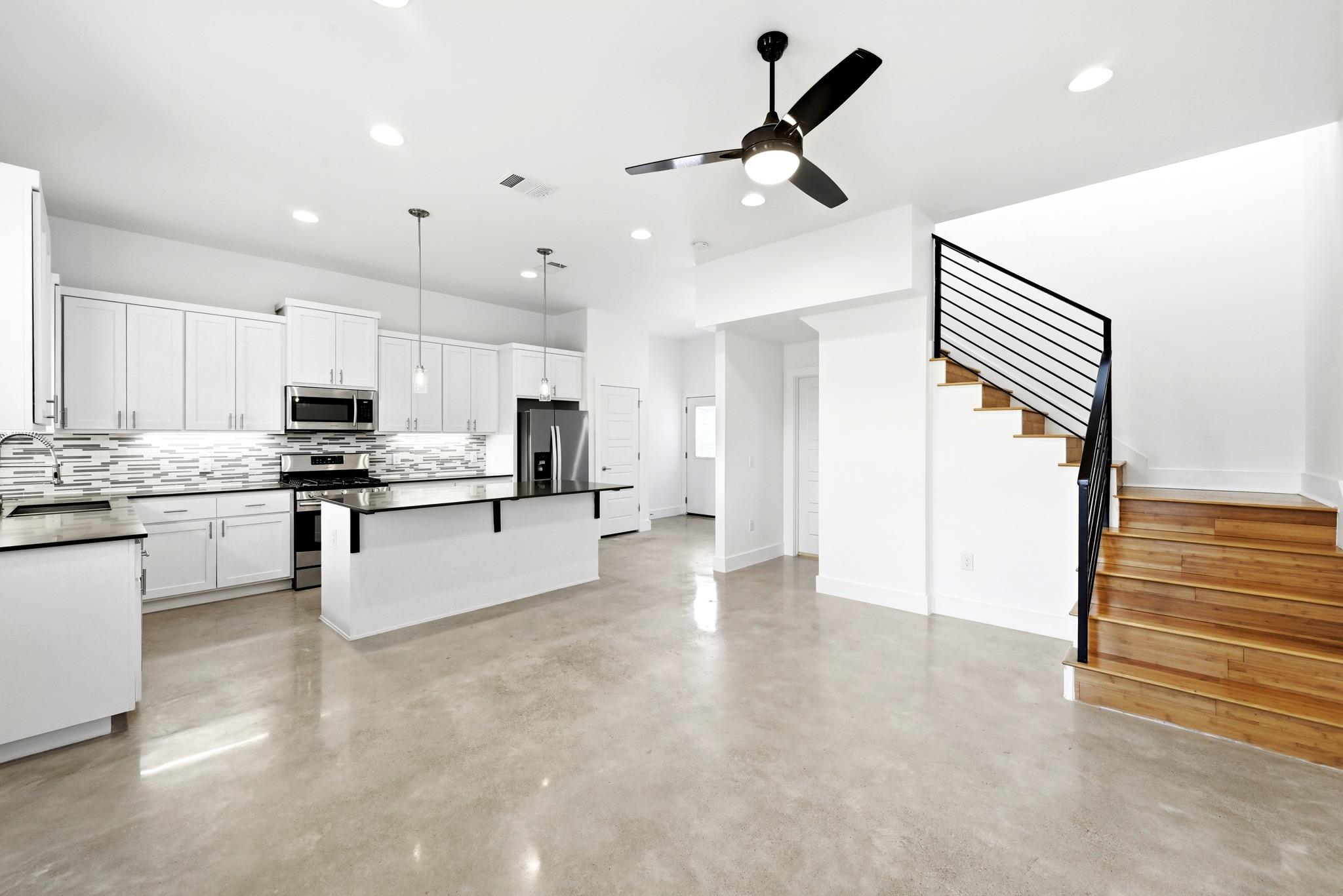 6213 Felix Ave #A — photo 5