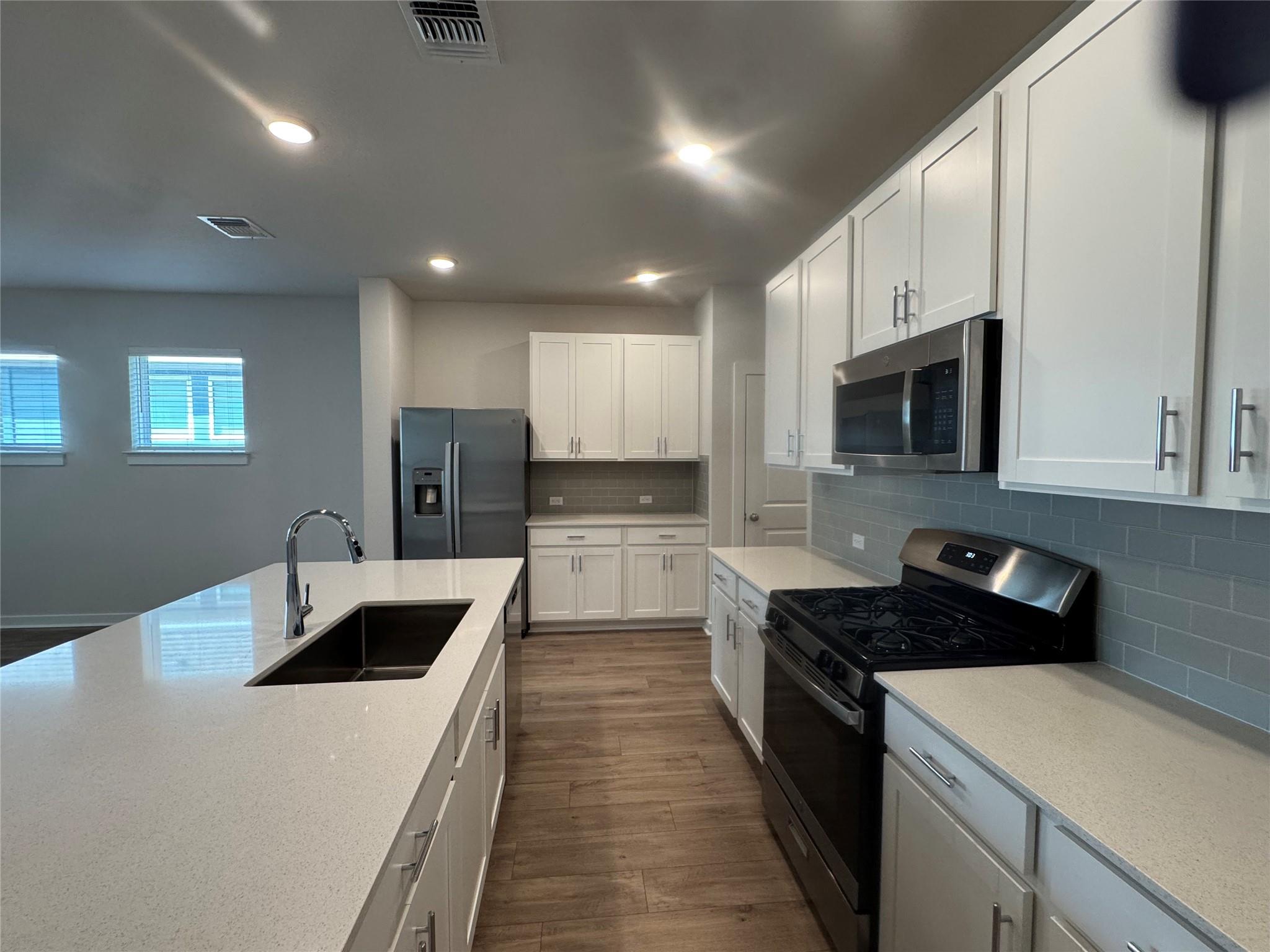 105 Sorghum DR — photo 4