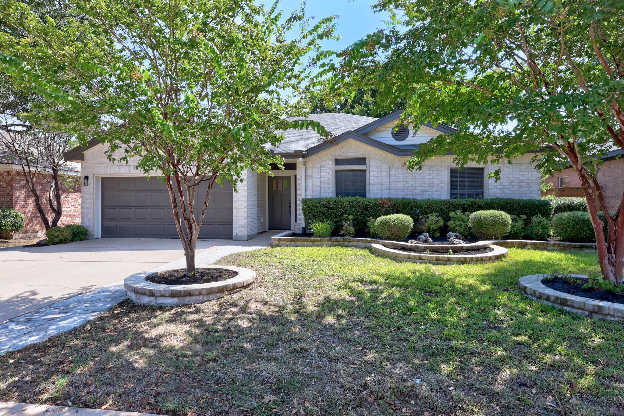 2322 Loquat LN — photo 3
