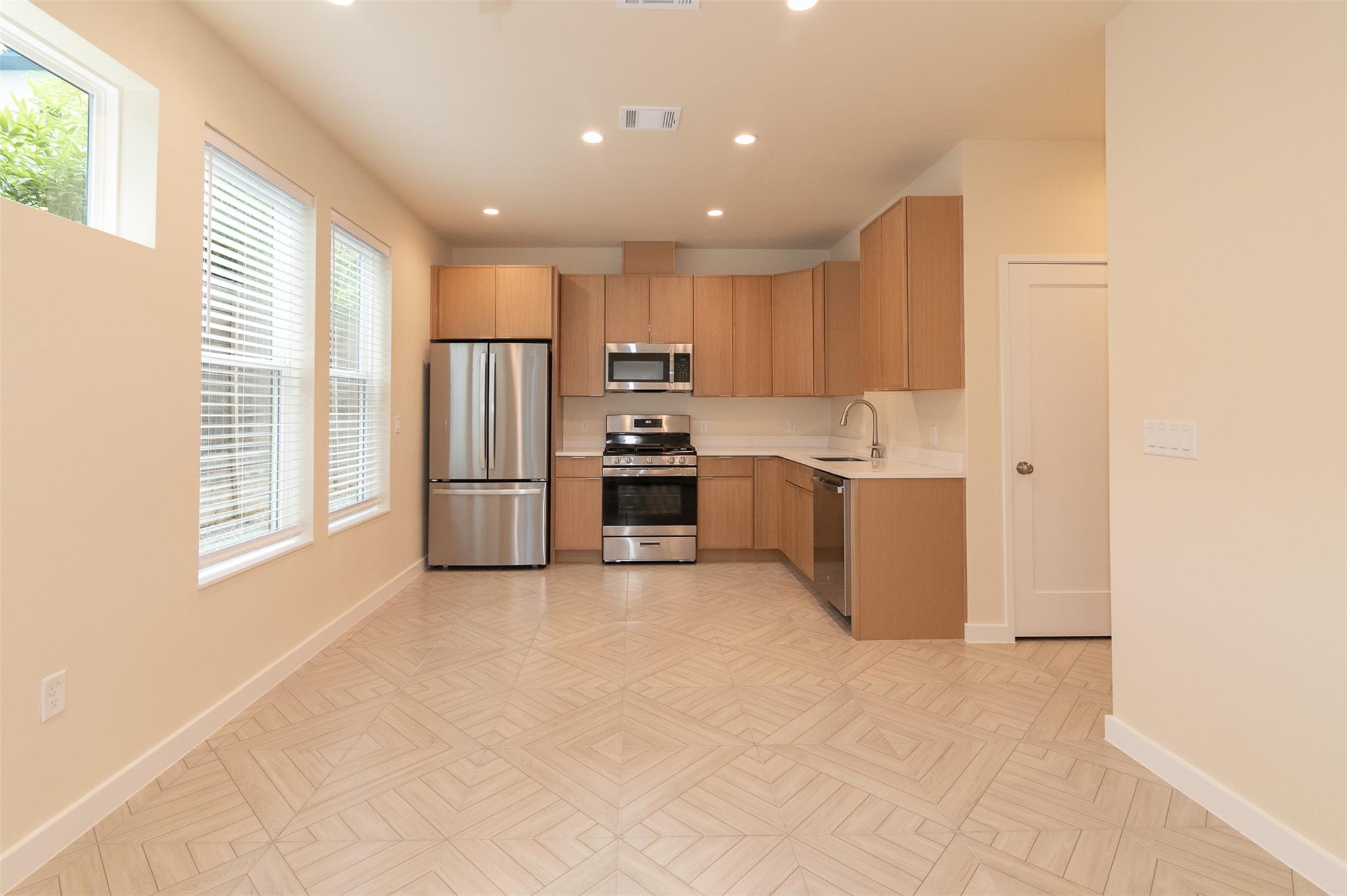 1012 Milton ST #B — photo 3