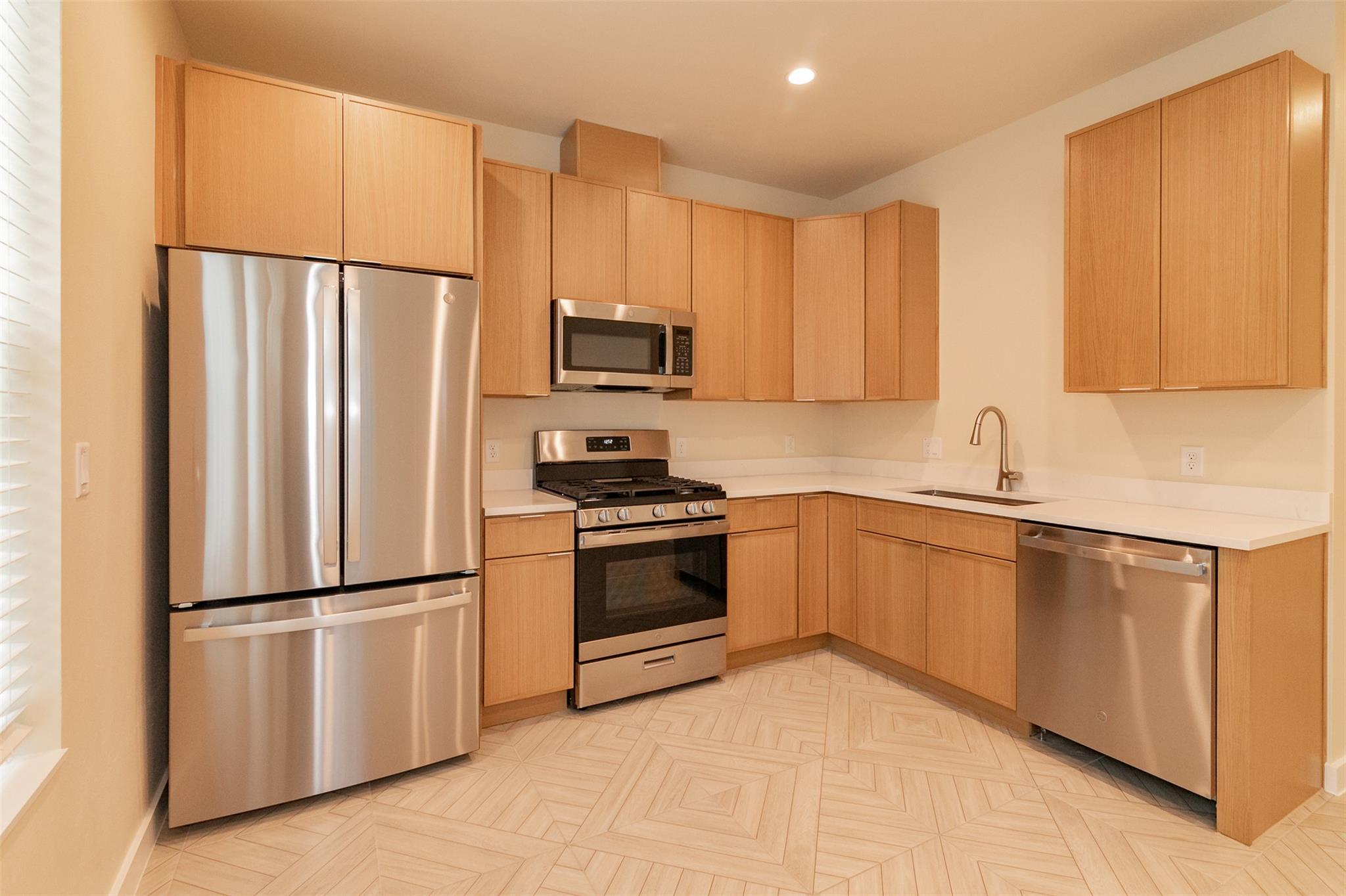 1012 Milton ST #B — photo 4